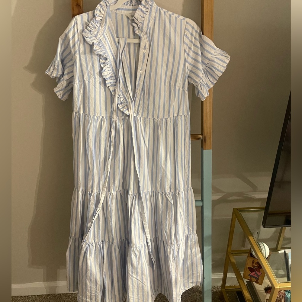 Crown & Ivy Belk Size Small Blue & White Striped Dress with Ruffled collar